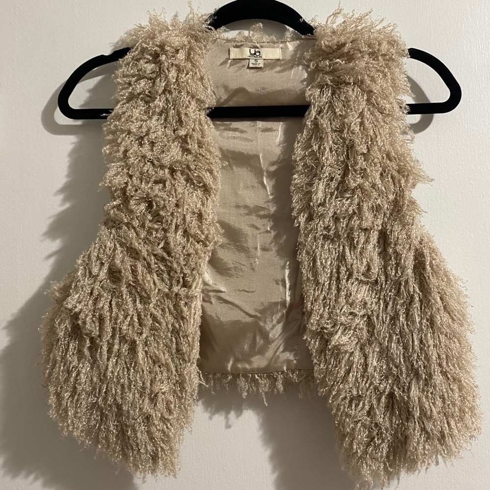 Women’s fuzzy vest